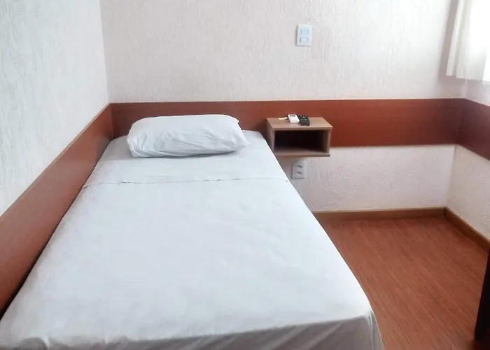 Lelis Hotel